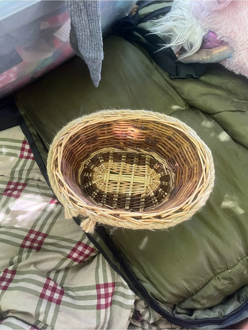Woven Straw Basket Handbag in Natural Brown